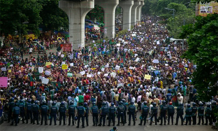Mass arrest continues on July 24