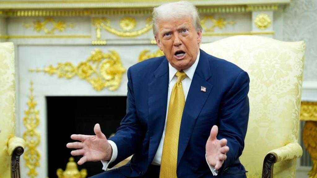 Trump to tour Fed as war on central bank chief ramps up