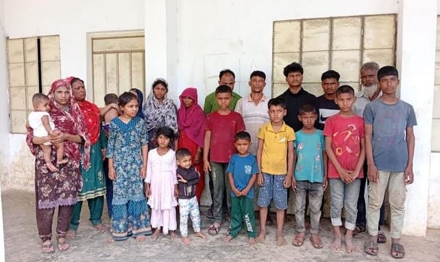 BSF pushes 21 people into Bangladesh 