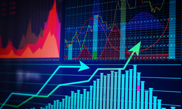US stocks end at records as markets eye tariff deadline