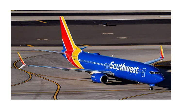 US passenger plane dives to avoid mid-air collision
