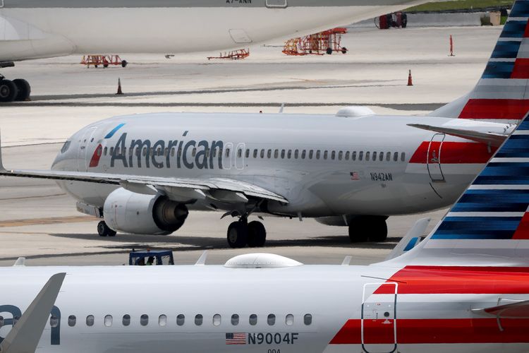 US passenger plane evacuated in Denver due to brake fire