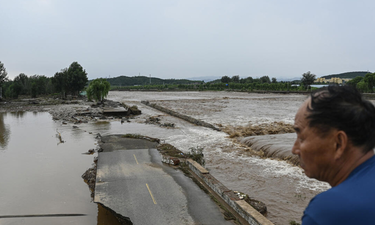 Heavy rain leaves 30 dead in Chinese capital