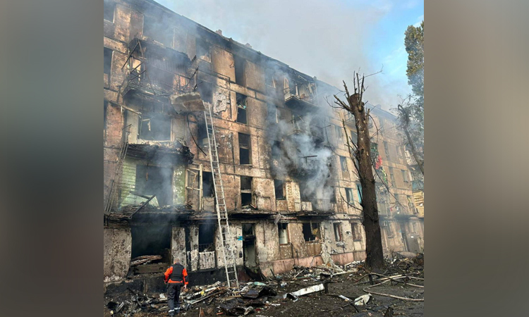 Russia strikes kill six in Kyiv, Moscow says captured key town
