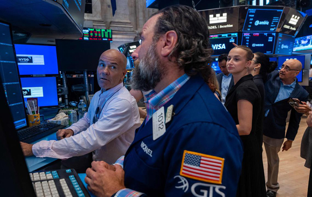 US stocks end lower after strong start as rally fades