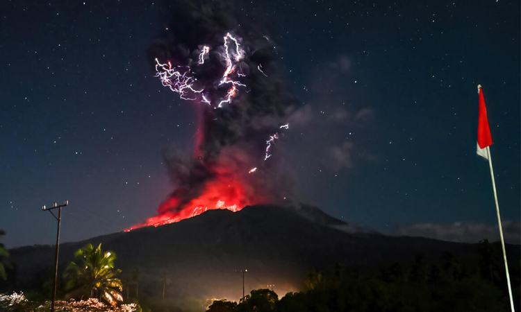 Indonesia volcano belches six-mile ash tower