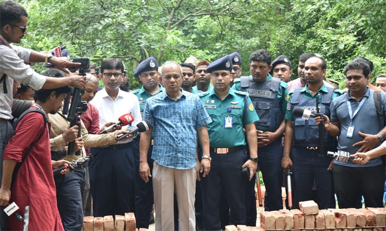 Steps to be taken soon to identify unknown July martyrs: Jahangir