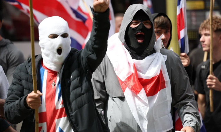 More clashes and arrests at UK immigration protests