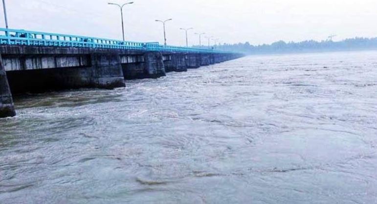 Teesta water flows above danger level