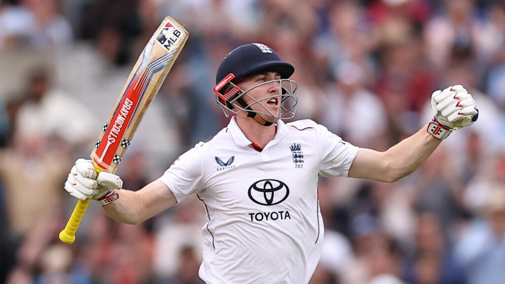 Oval downpour leaves England-India series on knife edge