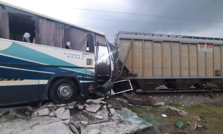 Russian train slams into bus, killing one and injuring 11
