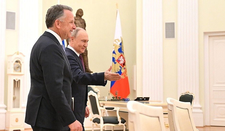 Moscow awaits 'important' Trump envoy visit before sanctions deadline