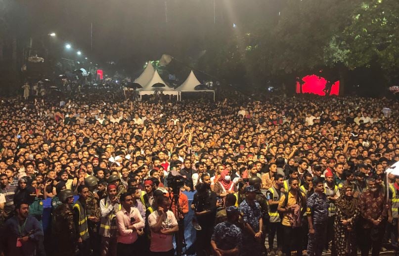 Thousands gather at Manik Mia Avenue to mark July Mass Uprising Day