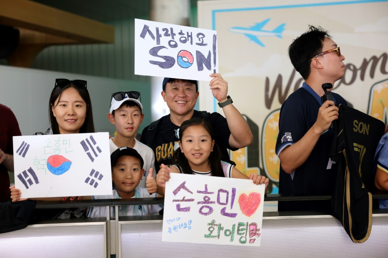 Son draws fans to airport even though MLS deal not official