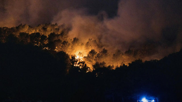 Fire in southern France burns 11,000 hectares, injures nine