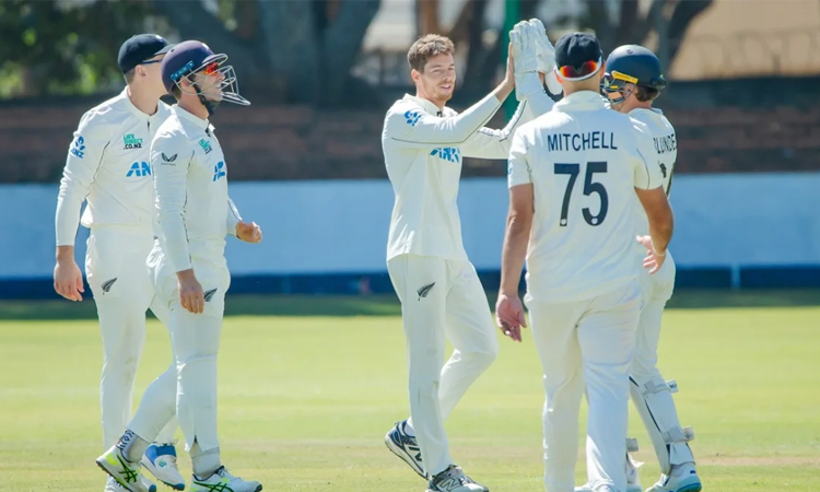 New Zealand build big total in 2nd Test against Zimbabwe
