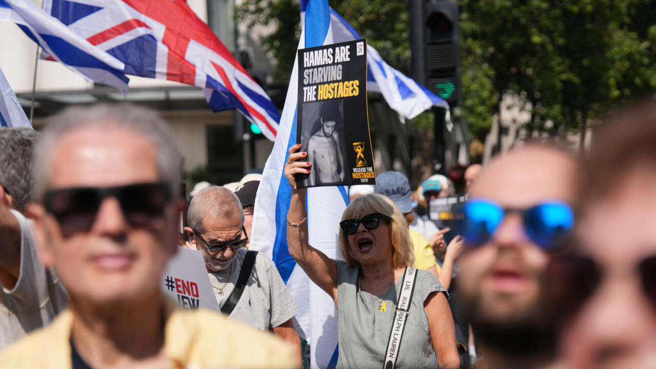 Hundreds march in London against UK recognising a Palestinian state