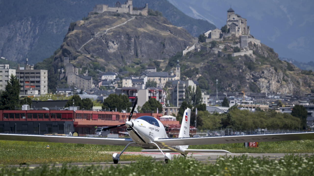 Swiss pilot takes big step closer to solar plane altitude record