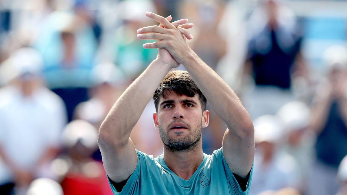Alcaraz battles as Shelton, Zverev race into Cincinnati third round