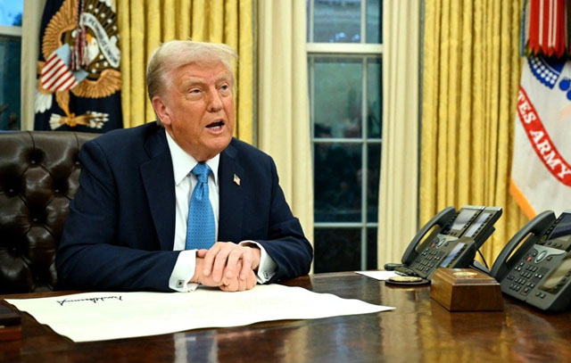 Trump signs order to extend China tariff truce by 90 days