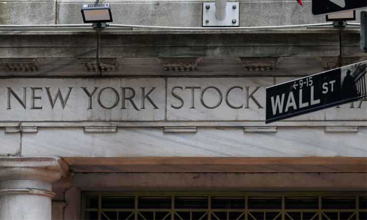 US stocks slump ahead of key US inflation report