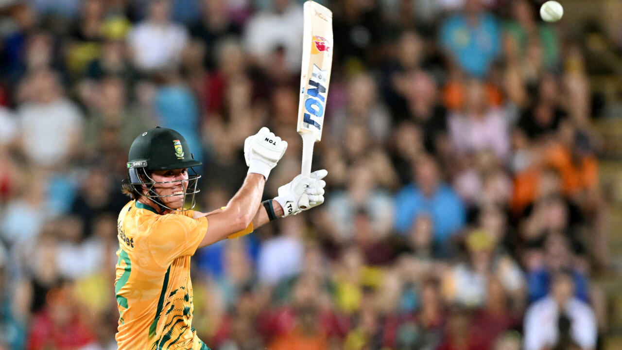 Brevis smashes record ton as South Africa level T20 series