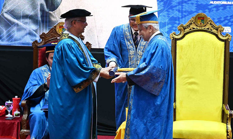 Prof Yunus receives honorary doctorate degree from UKM