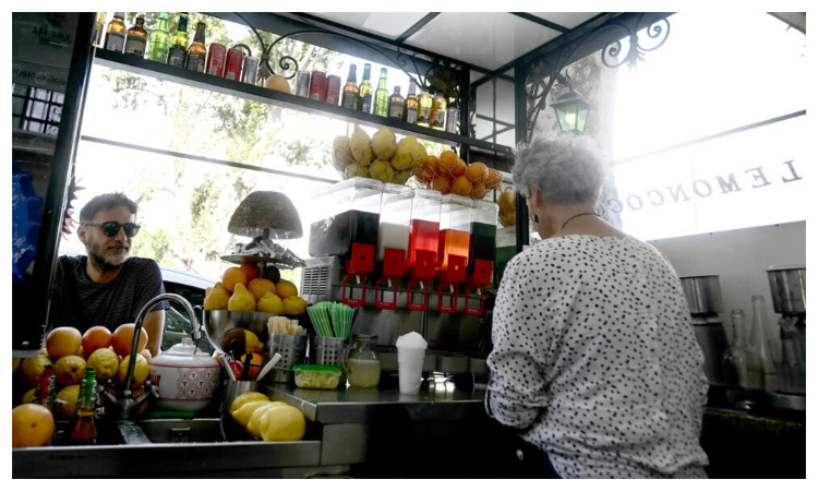 In heatwave, Romans turn to vintage snow cones to stay cool