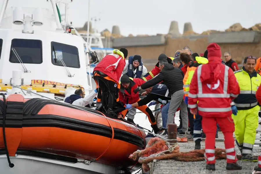 Searchers seek missing after deadly Italy migrant shipwreck