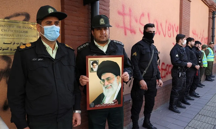 Iran policeman killed in clash in restive southeast