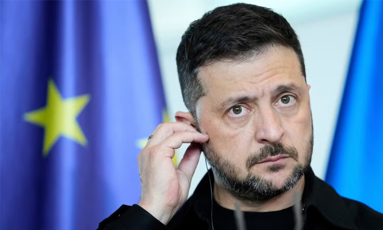 Zelensky announces arrival in Washington for talks with Trump