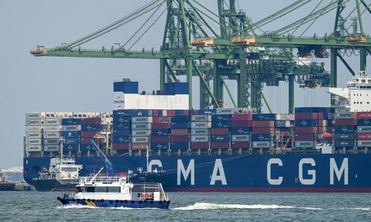 Singapore key exports slip in July as US shipments tumble 42.7 pct