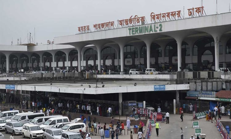 3 held, 887.50 grams gold seized at Shahjalal airport