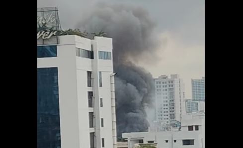 Fire breaks out at Mohakhali slum 