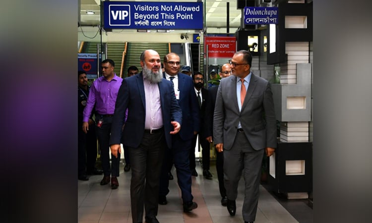 Pakistan commerce minister  in city on 4-day visit