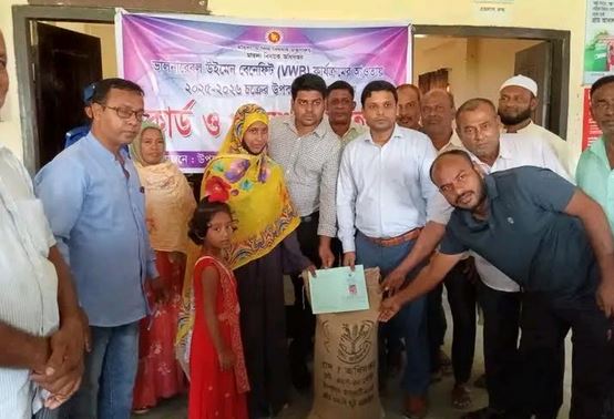 6,624 distressed women receive 30 kg rice monthly in Chuadanga