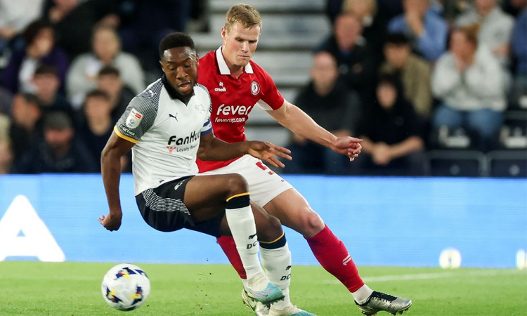 Derby strike late to hold Bristol City