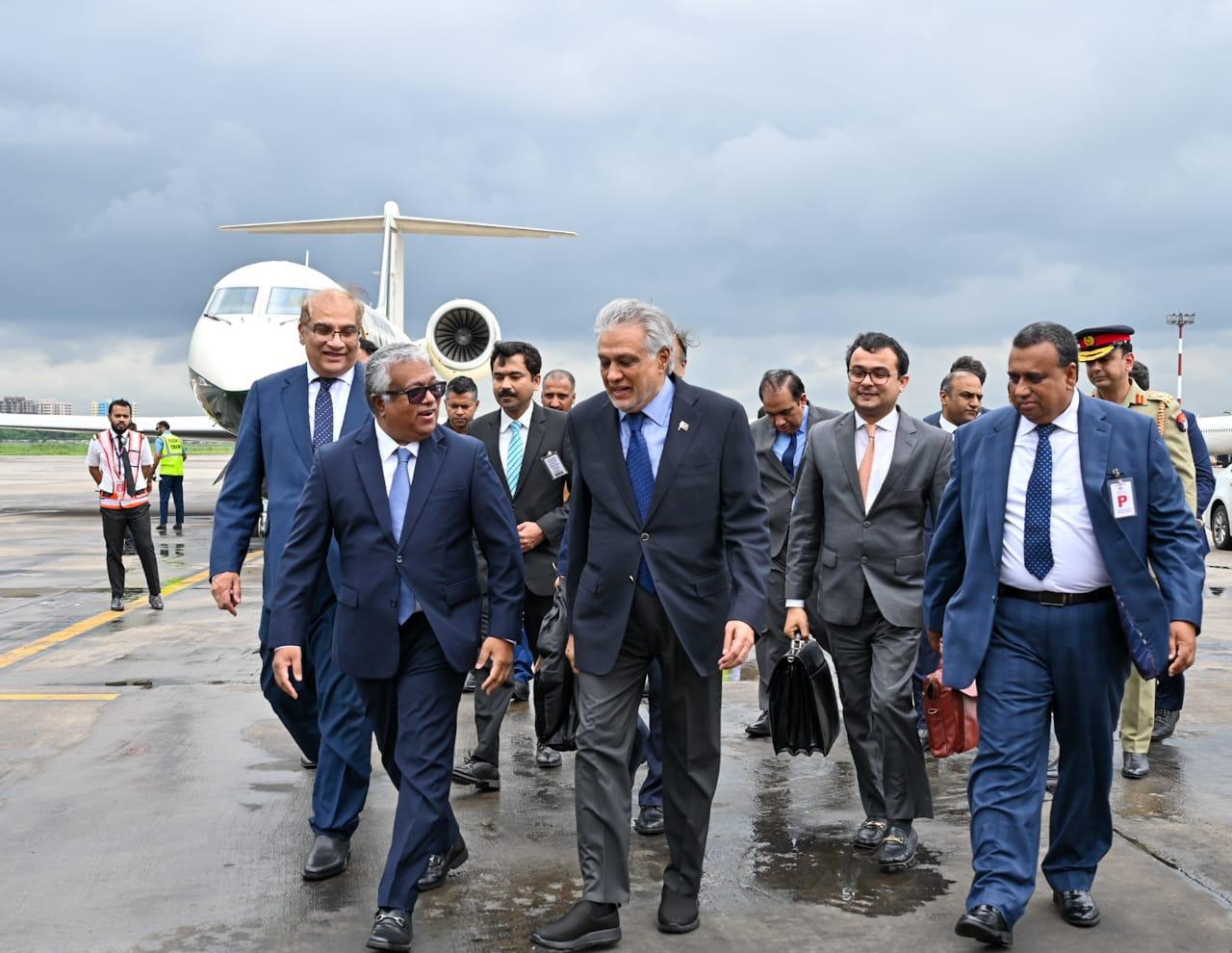 Pakistani Deputy PM arrives in Dhaka 