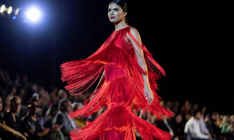 Fashion enthusiasts defy tradition in Venezuela 'battle of outfits'