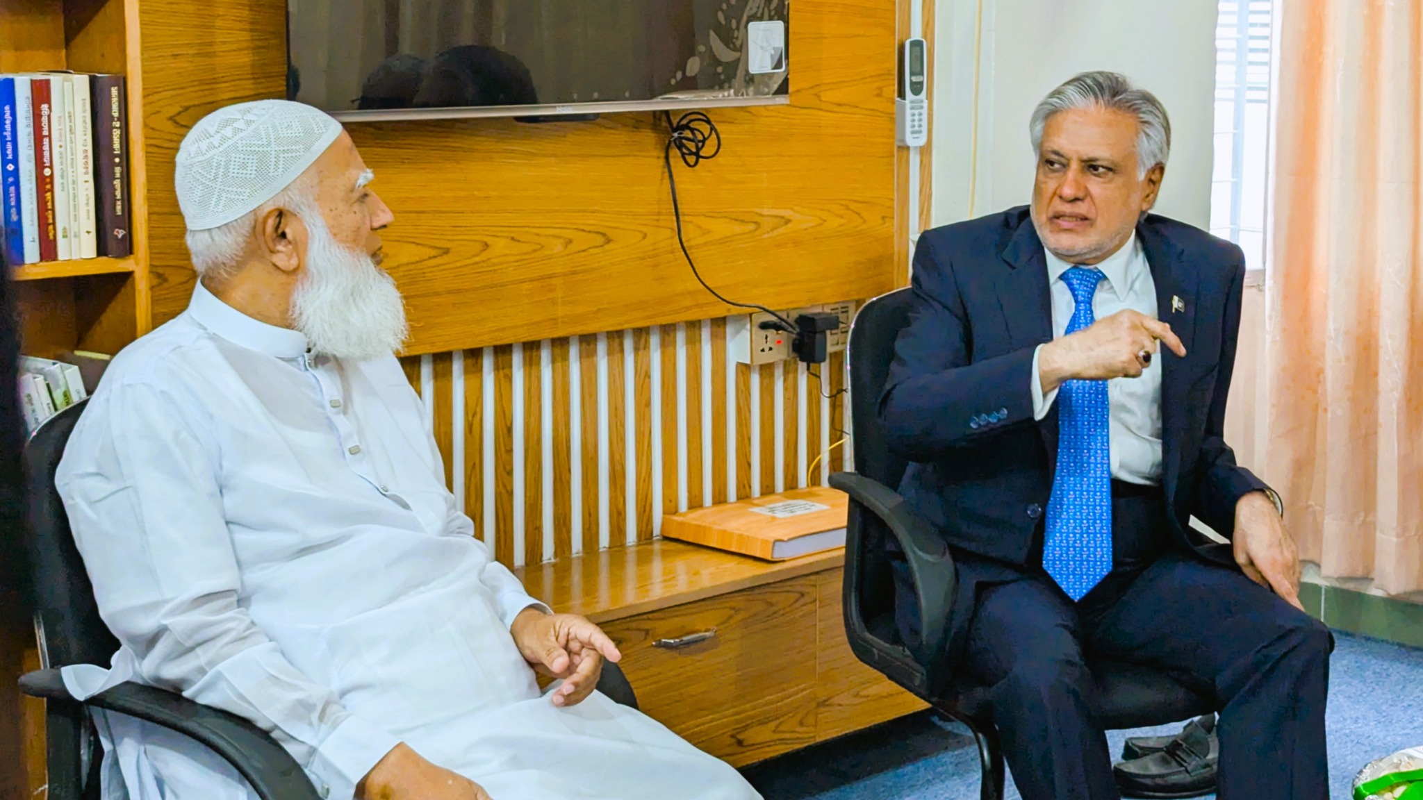 Pakistan Deputy PM calls on Jamaat Ameer