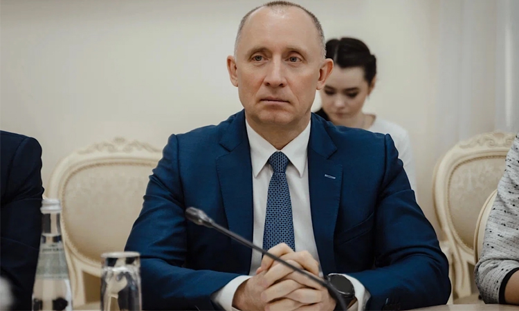 Russia detains official suspected of defence embezzlement