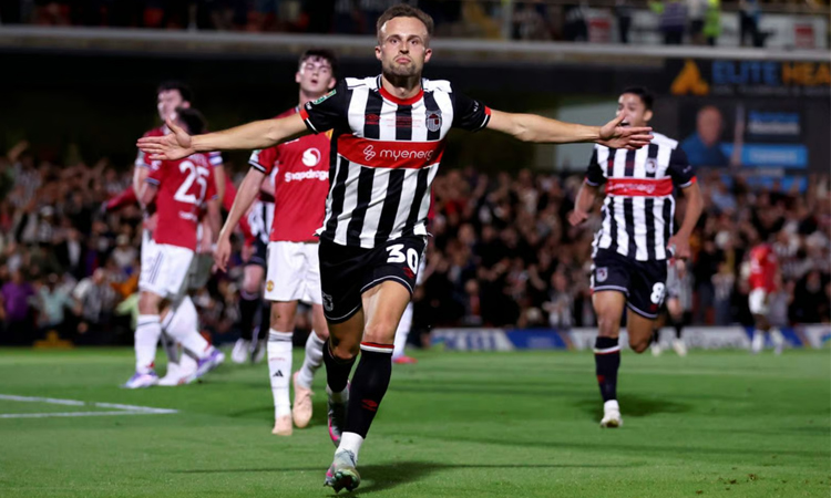 Man Utd suffer shock League Cup exit to fourth-tier Grimsby