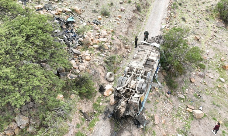 9 dead in Ecuador after bus plunges into ravine