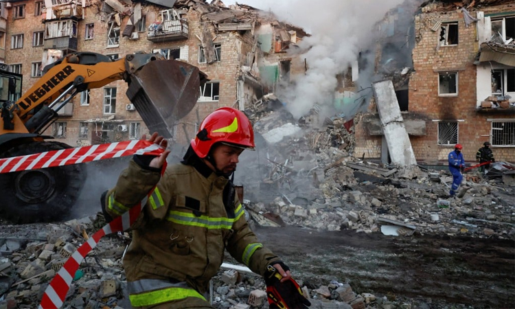 Zelensky says 8 killed in Russian strikes on Kyiv