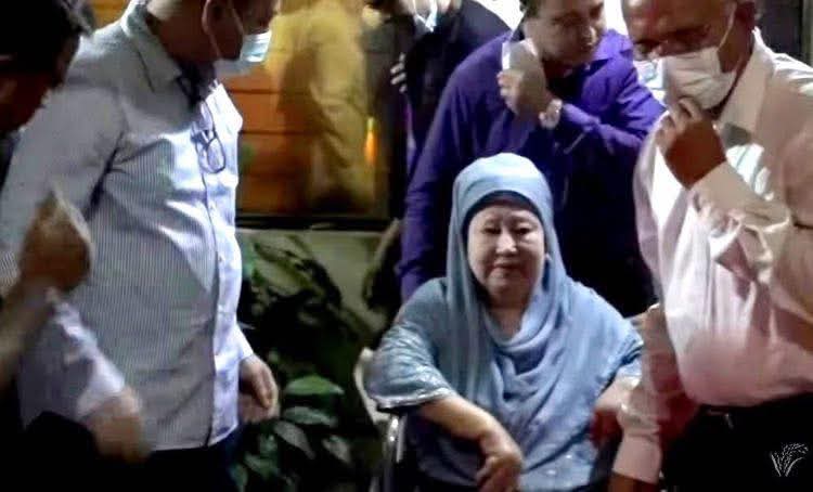 Khaleda Zia taken to Evercare Hospital for health checkup