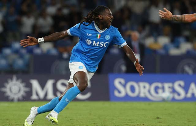 Last-gasp Anguissa fires Napoli past Cagliari, Roma keep pace