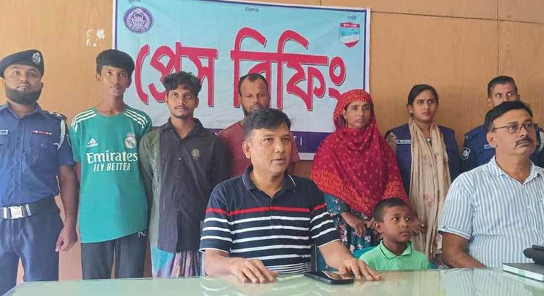 Four held in Narail for child abduction