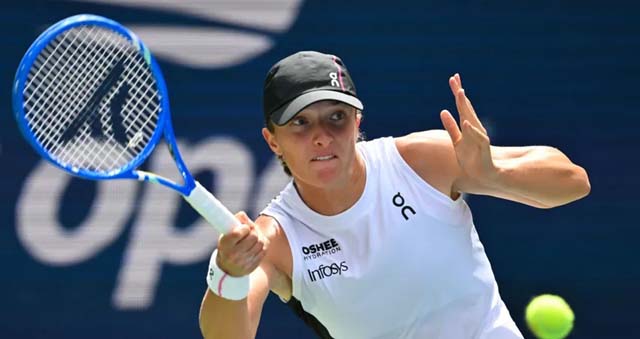 Swiatek sinks Alexandrova to book US Open quarter-final spot