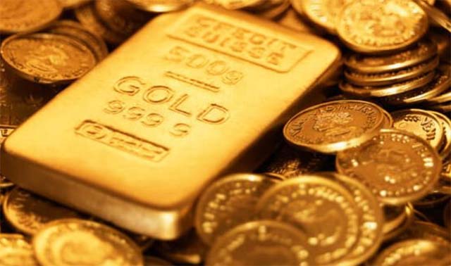 Gold hits high, stocks retreat as investors seek safety