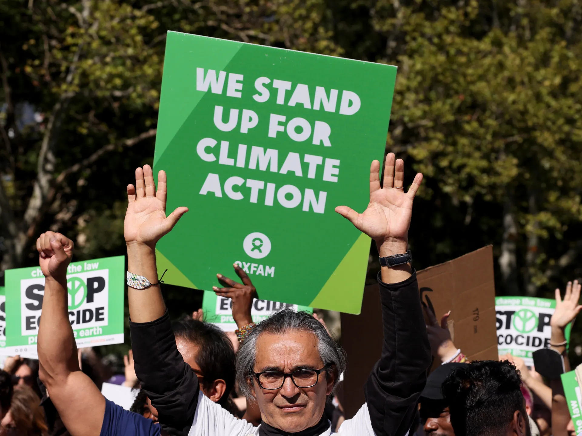 UN pushes nations to submit overdue climate plans